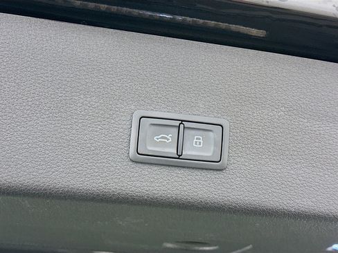 Used 2021 Audi e-tron Premium w/ Black Optic Package image 32