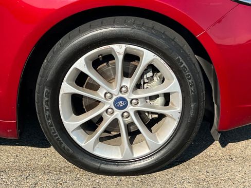 Used 2019 Ford Fusion SEL FWD image 18