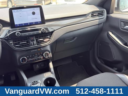Used 2025 Ford Escape ST-Line Select AWD/4WD image 29