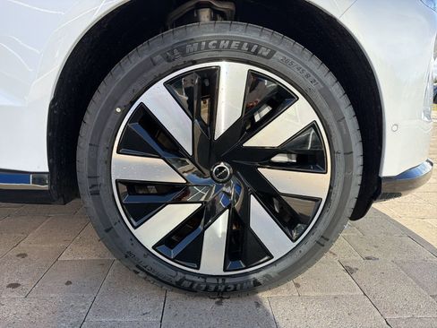 New 2025 Volvo EX90 Ultra w/ Protection Package Premier AWD/4WD image 8