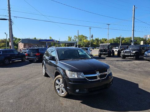 Used 2010 Dodge Journey R/T w/ Flexible Seating Group image 2
