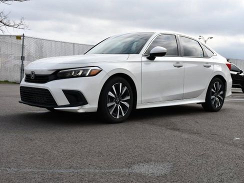 Used 2023 Honda Civic EX image 3