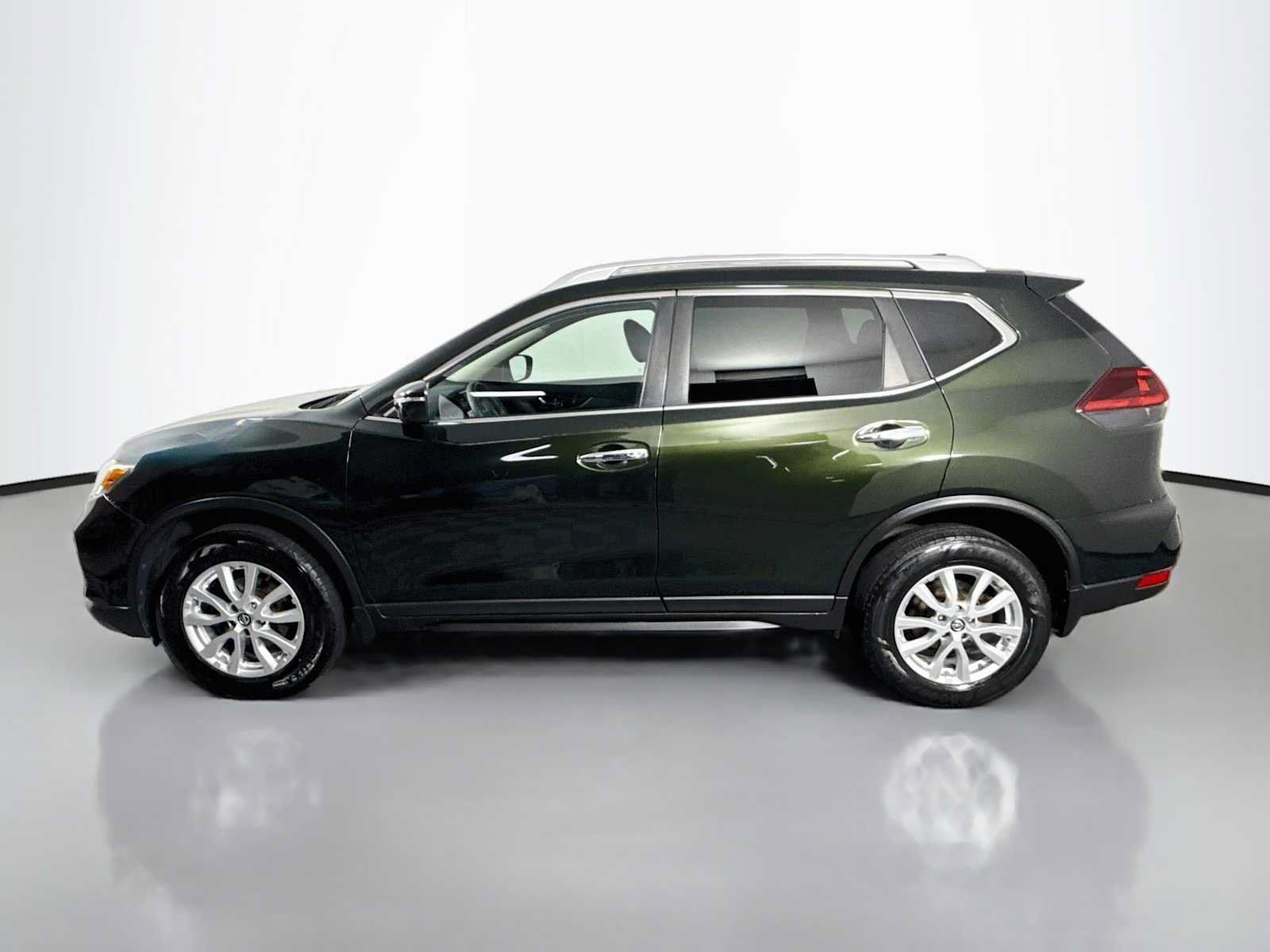 Used 2019 Nissan Rogue SV AWD/4WD image 4