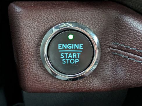 Used 2022 Ford Expedition Limited image 30