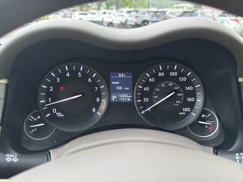 Used 2015 INFINITI Q70 3.7 RWD image 24