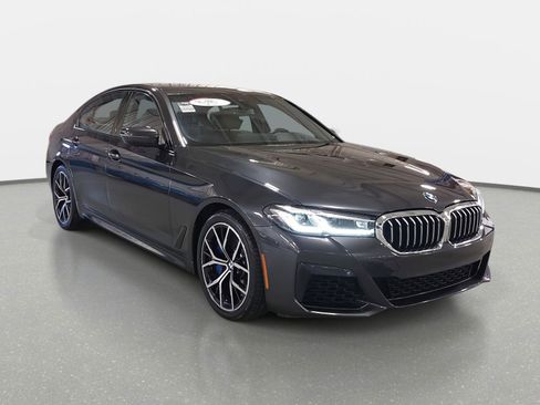 Used 2023 BMW 540i xDrive w/ M Sport Package image 3