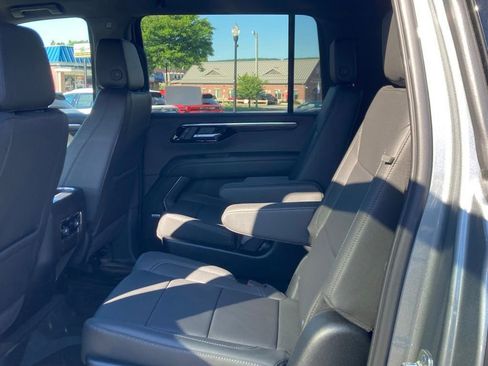 New 2026 Chevrolet Suburban LT w/ Comfort Package AWD/4WD image 15