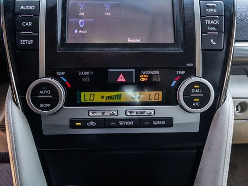Used 2014 Toyota Camry LE FWD image 30