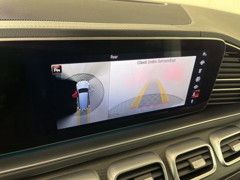 Used 2022 Mercedes-Benz GLS 450 4MATIC image 33