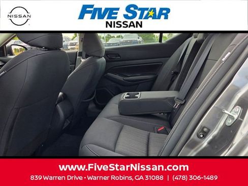 Used 2024 Nissan Altima 2.5 SV FWD image 6