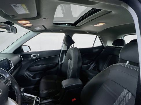 Used 2023 Hyundai Venue SEL FWD image 20