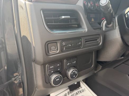 Used 2021 Chevrolet Suburban Z71 AWD/4WD image 12