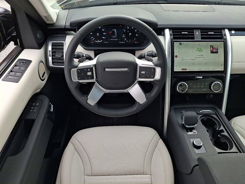 Used 2026 Land Rover Discovery S AWD/4WD image 11