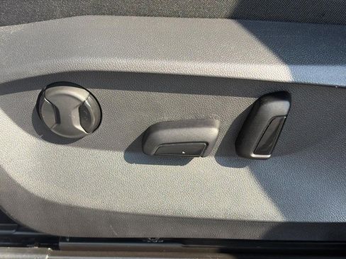 Certified 2023 Volkswagen Taos SEL AWD/4WD image 20
