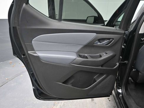 Used 2018 Chevrolet Traverse Premier image 15