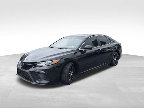 Used 2019 Toyota Camry SE FWD image 7