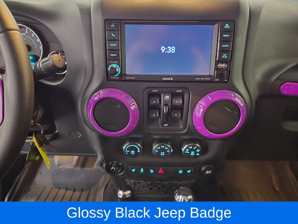 Used 2018 Jeep Wrangler Unlimited Sahara AWD/4WD image 15