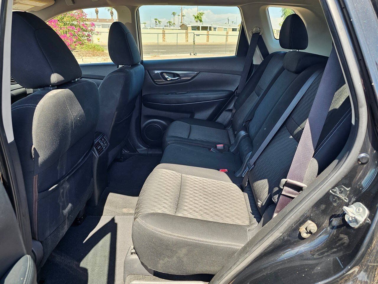 Used 2017 Nissan Rogue S FWD image 8