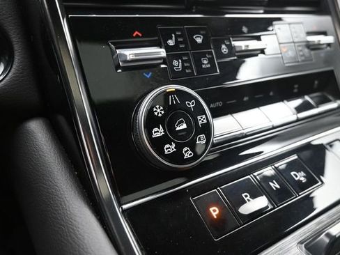 Used 2025 Nissan Armada PRO-4X w/ Pro-4X Premium Package AWD/4WD image 13