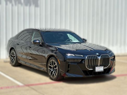 Used 2023 BMW 760i xDrive AWD/4WD image 4