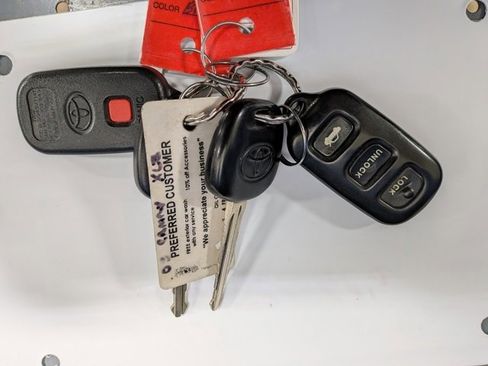 Used 2003 Toyota Camry LE image 29