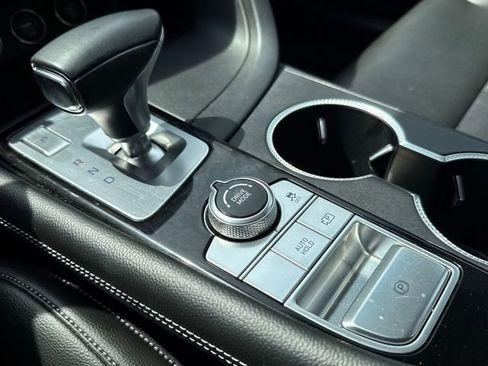 Used 2025 Genesis G70 2.5T AWD/4WD image 25