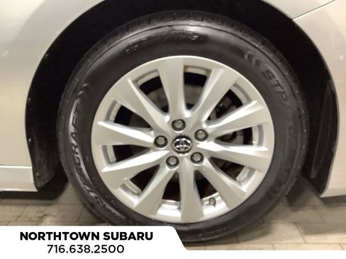 Used 2018 Toyota Camry LE image 21