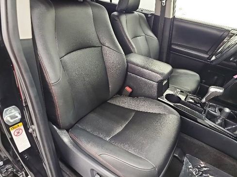 Used 2019 Toyota 4Runner TRD Off-Road Premium AWD/4WD image 35