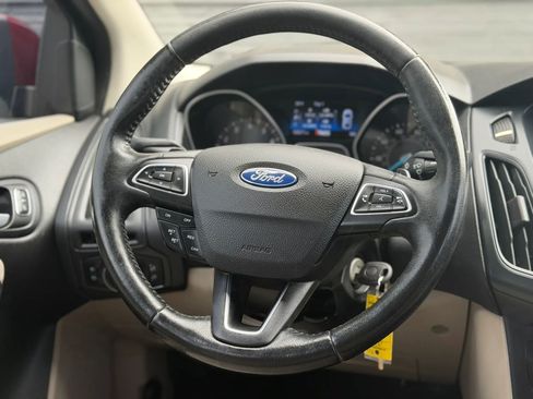 Used 2015 Ford Focus SE FWD image 21