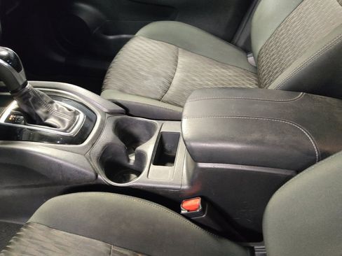 Used 2020 Nissan Rogue S FWD image 26