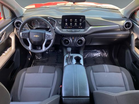 Used 2025 Chevrolet Blazer LT FWD image 10