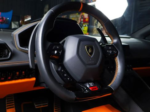 Used 2023 Lamborghini Huracan Tecnica image 21