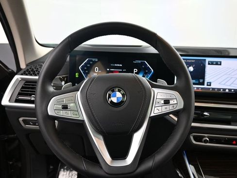 Used 2025 BMW X7 xDrive40i w/ Premium Package AWD/4WD image 11
