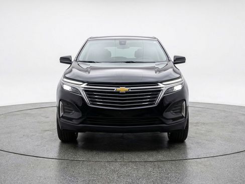 Used 2025 Chevrolet Equinox LT FWD image 2