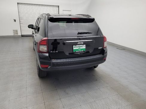 Used 2017 Jeep Compass Latitude AWD/4WD image 6