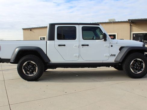 Used 2023 Jeep Gladiator Sport image 17
