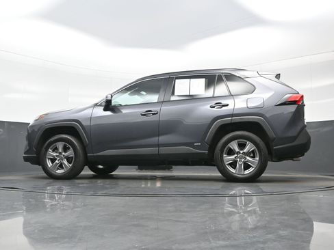 Used 2024 Toyota RAV4 LE AWD/4WD image 27