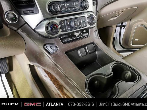 Used 2016 Chevrolet Suburban LT RWD image 18