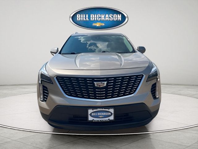 Used 2023 Cadillac XT4 Luxury w/ Cold Weather Package FWD image 2