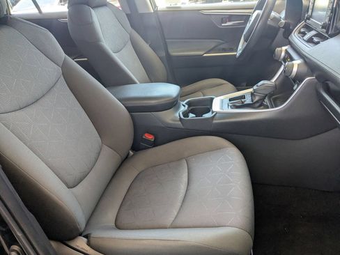 Used 2022 Toyota RAV4 LE FWD image 24