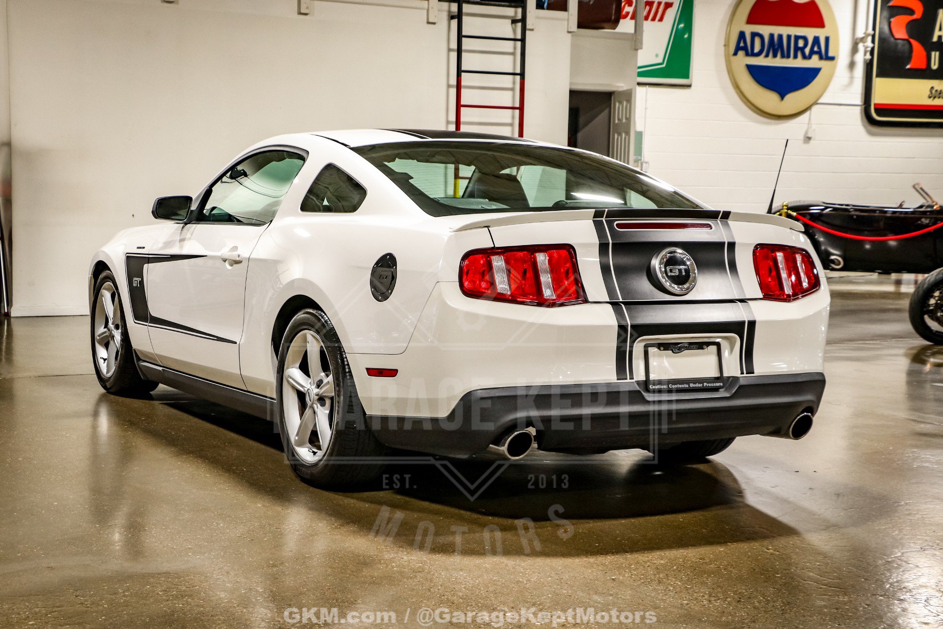 Used 2010 Ford Mustang GT RWD image 7