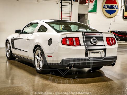 Used 2010 Ford Mustang GT RWD image 7