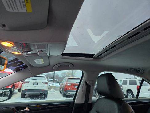 Used 2017 Volkswagen Jetta SEL image 8