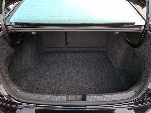 Used 2025 Volkswagen Jetta SE FWD image 29