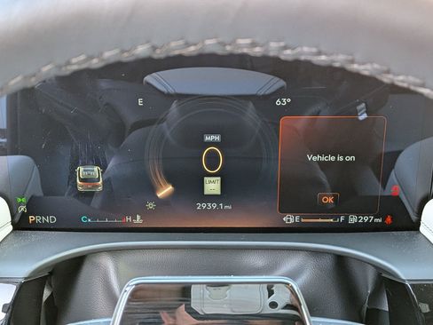 Certified 2025 Lincoln Aviator Reserve image 33