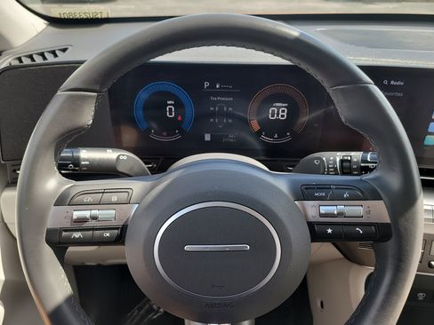 Used 2025 Hyundai Kona SEL image 29