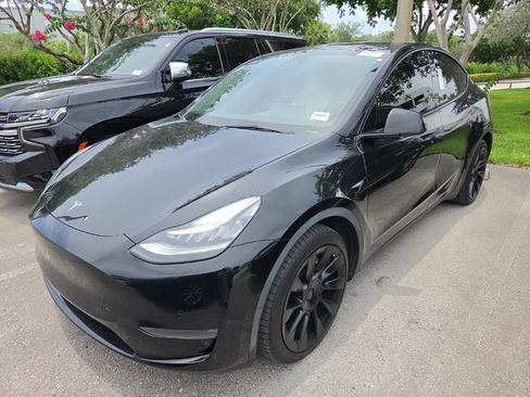 Used 2022 Tesla Model Y Long Range AWD/4WD image 10