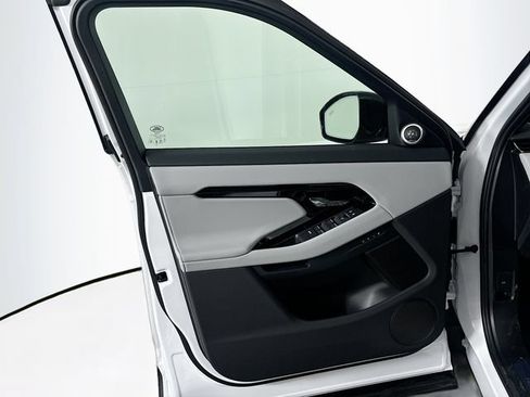 Used 2026 Land Rover Range Rover Evoque Dynamic SE AWD/4WD image 11