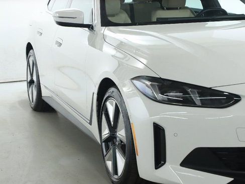 Used 2025 BMW i4 xDrive40i w/ Parking Assistance Package image 8