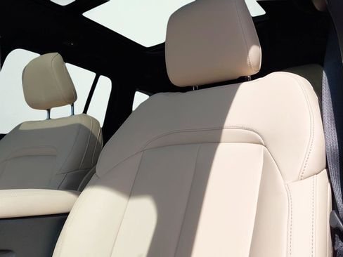 New 2026 Jeep Grand Cherokee Limited w/ Trailer Tow Package image 9